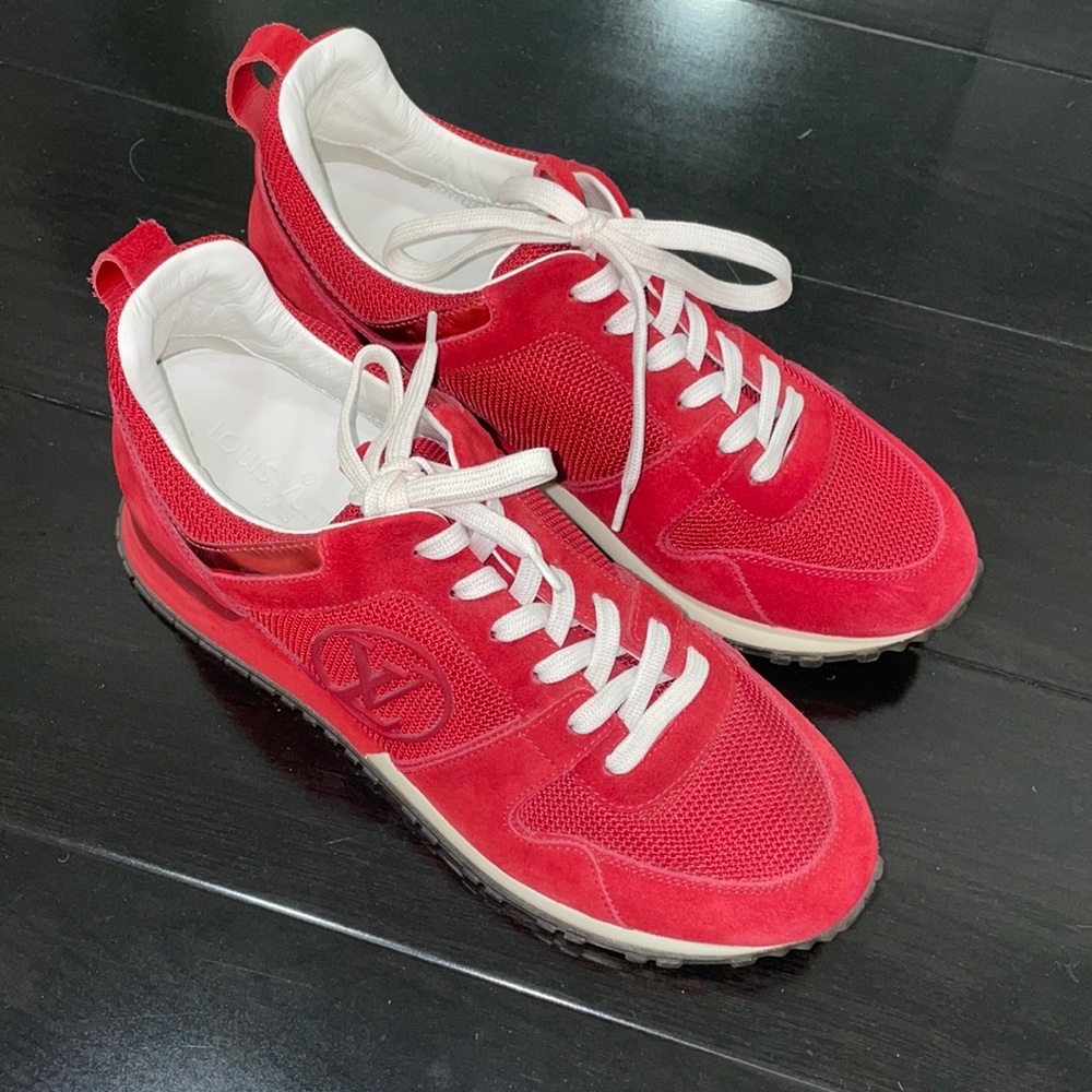 Louis Vuitton Suede Low Top Sneakers size 37